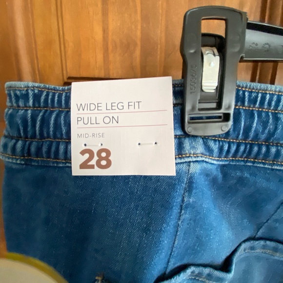 Lane Bryant Stretchy Wide Leg Jeans Plus 28 NWT - Picture 8 of 8